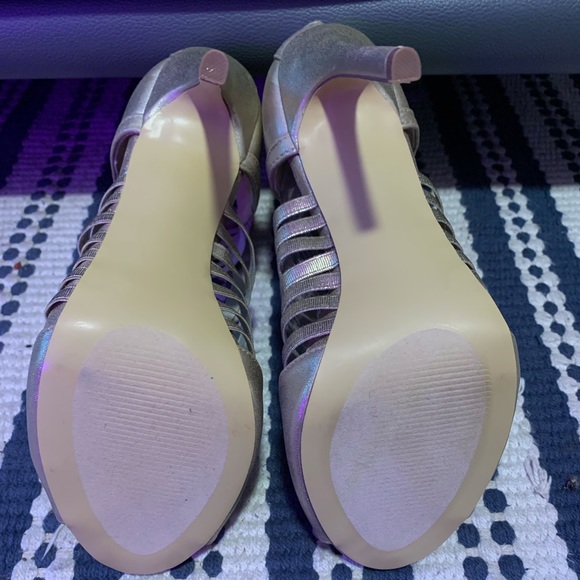 MixNo6 metallic gold strapy heels size 8.5 - Picture 5 of 5